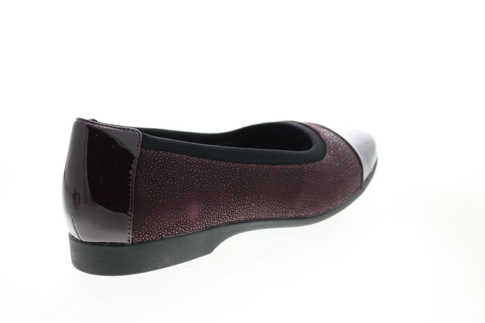 Clarks Un Darcey Cap 26144960 Womens Purple Wide Suede Ballet Flats Shoes