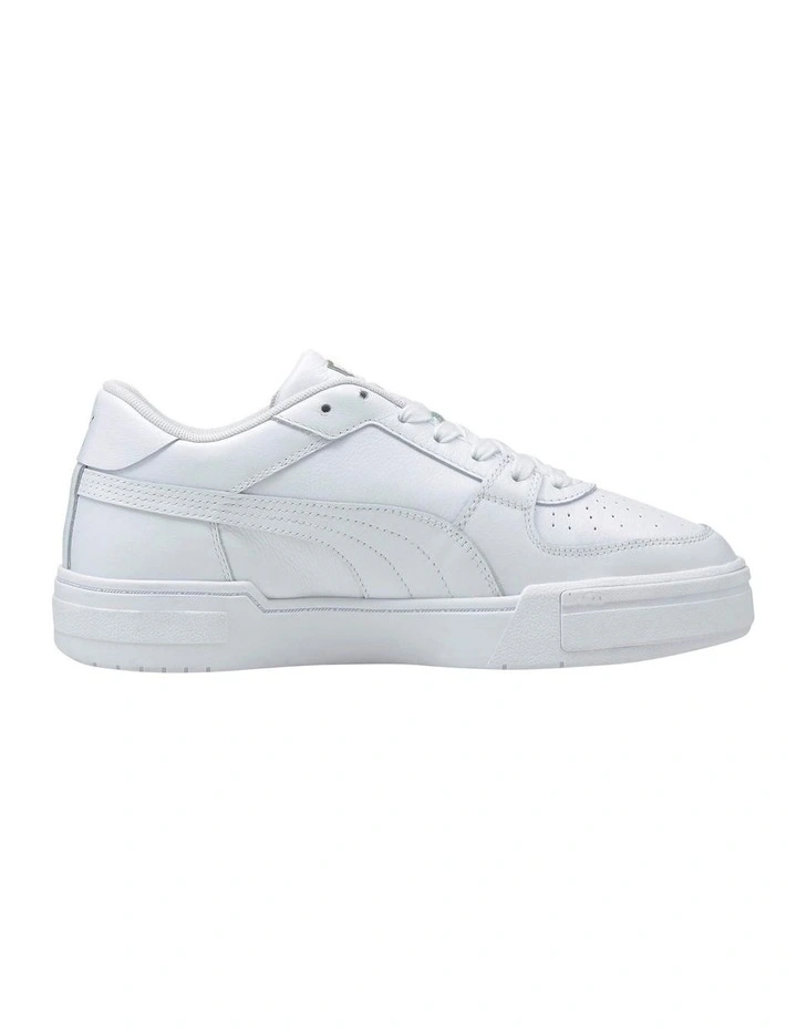 Pro Classic Sneaker in White